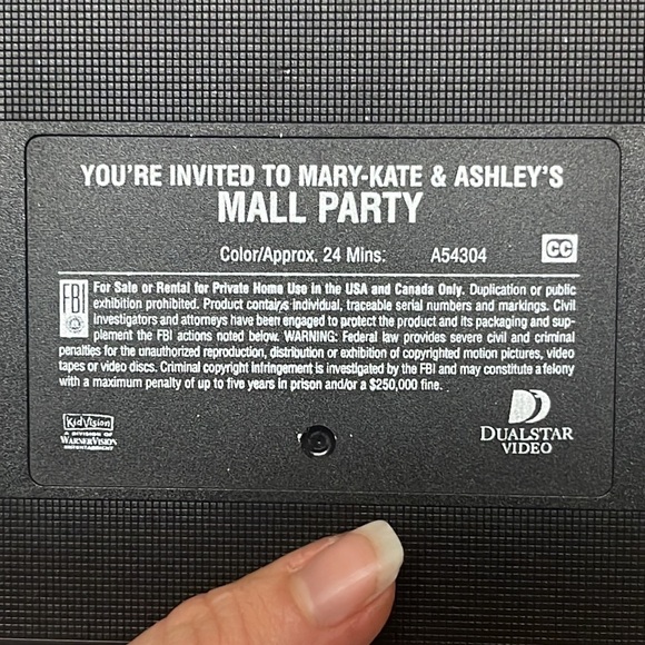 You’re Invited to Mary-Kate & Ashley’s Mall Party 🛍️ vintage VHS - Picture 8 of 8